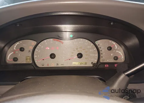 2001 Toyota Sequoia Limited V8 из США, поврежденный, VIN 5TDBT48A01S026262